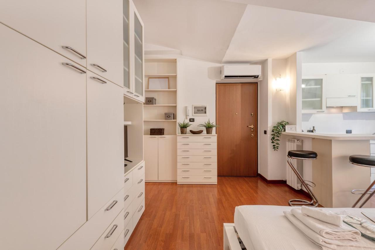 Апартаменты Ferrucci, 6 - Monolocale Al Settimo Cielo Милан Экстерьер фото